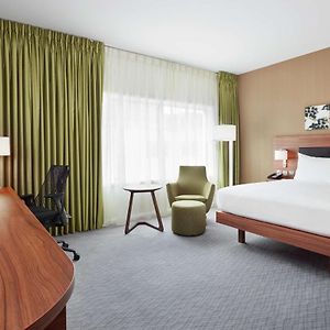 Queen Room Mobility Access